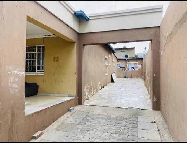 8 BEDROOM HOUSE FOR SALE IN ROSETTENVILLE